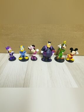 Mickey And The Roadster Racers Figurines